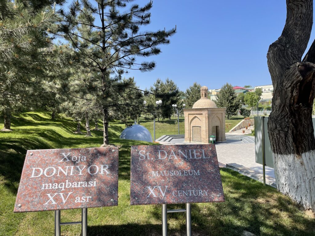 Khoja Daniyor Mausoleum