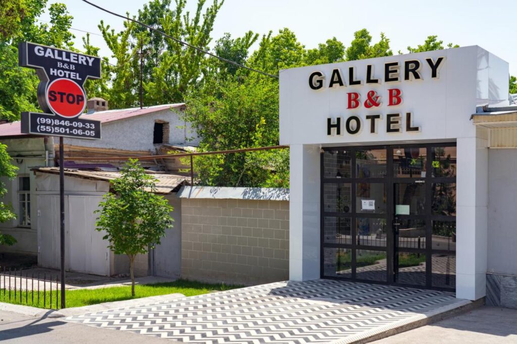 Gallery Hotel & Hostel
