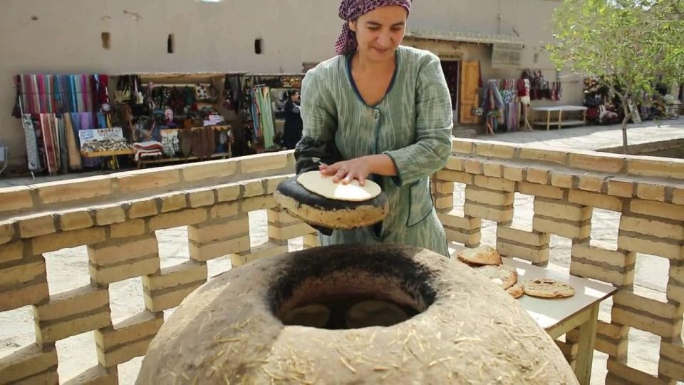 Breadmaking masterclass in Khiva